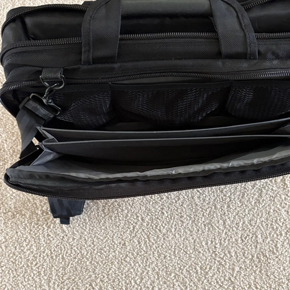 Brenthaven  Black Travel Briefcase with Padded Shoulder Strap